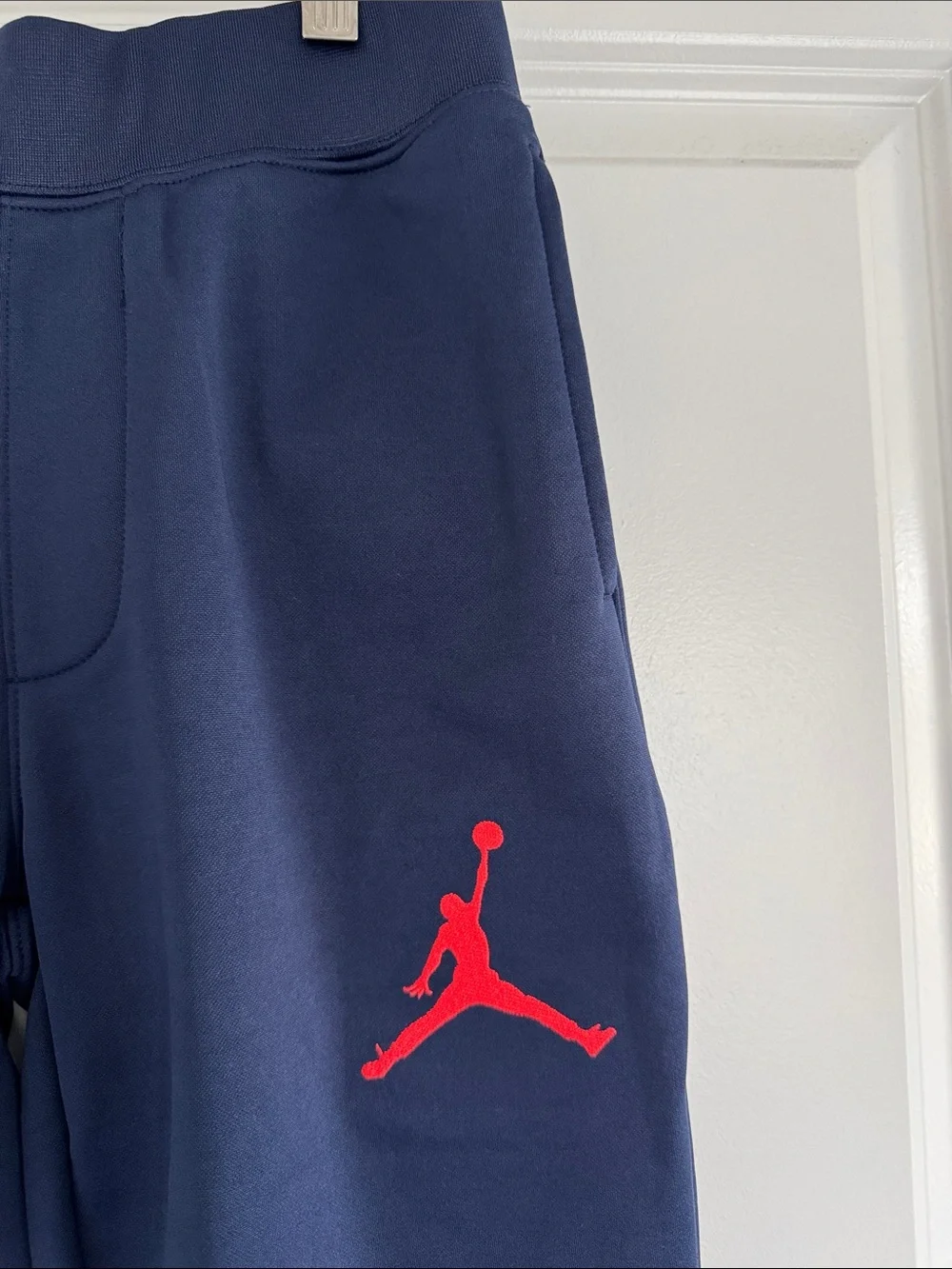 New Kids Nike Jordan Therma-Fit Dark Blue Sweatpants w Orange Logo M
